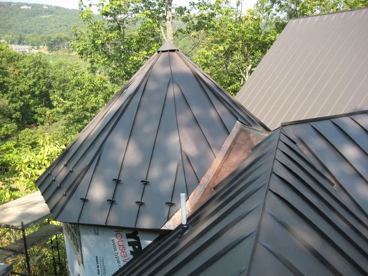 Professional Roof Tarp Installation by Craftsman Roofing in Pico-Robertson
